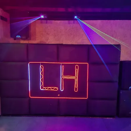 Lofthouseclub 招待所